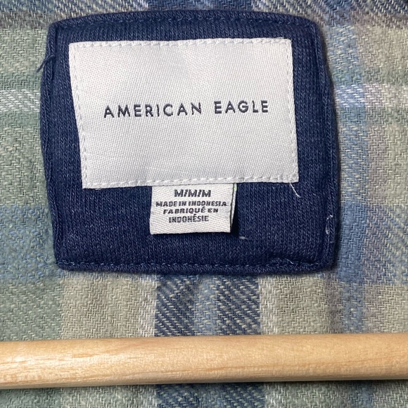 American Eagle Cropped flannel size: M - Picture 2 of 2